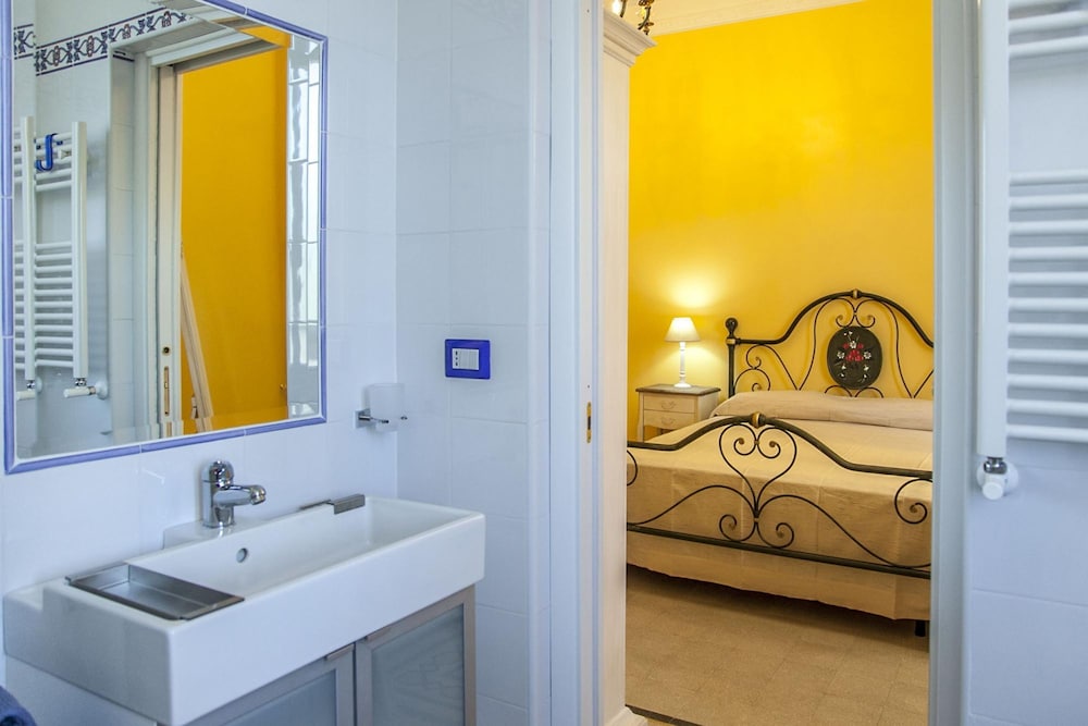 4BR Home in a Vibrant Neighborhood