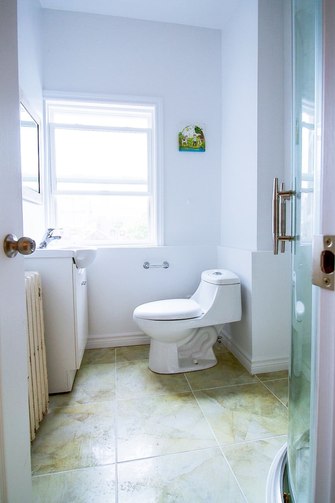 2 Bedroom Apartment near Kensington Market - Unit 9 - Image 5