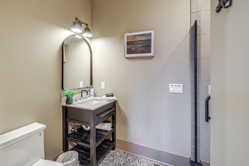 2 Mi to Beech Mtn Resort! 8,000-sq-ft Luxe Escape