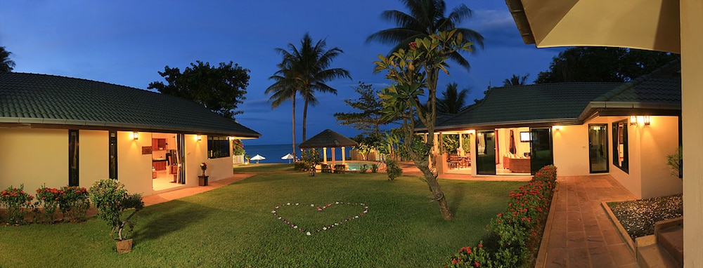 5 Bedroom Beachfront Villa SDV100-By Samui Dream Villas