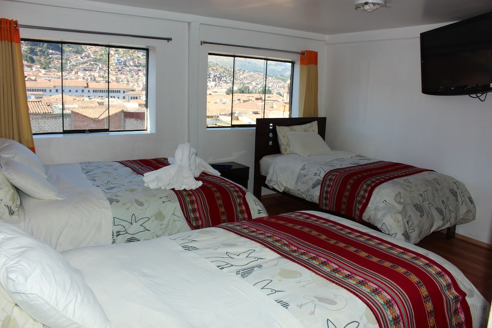 Qori punku - Hostel