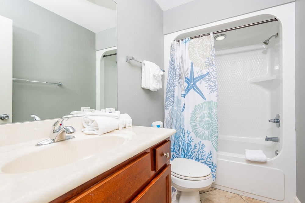 The Oasis 1704 Formerly Phoenix West Ii 1704 3 Bedroom Condo
