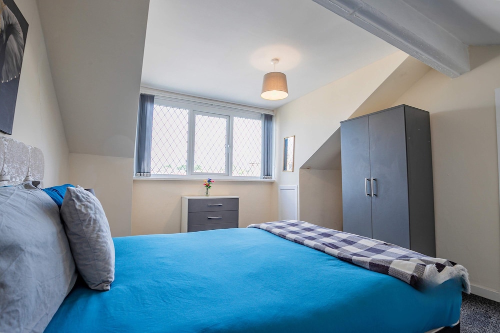 Host Stay Park Cliffe House