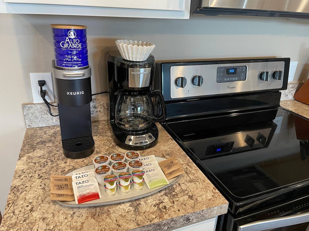 Cozy Dublin Penthouse 2BR W D Wifi