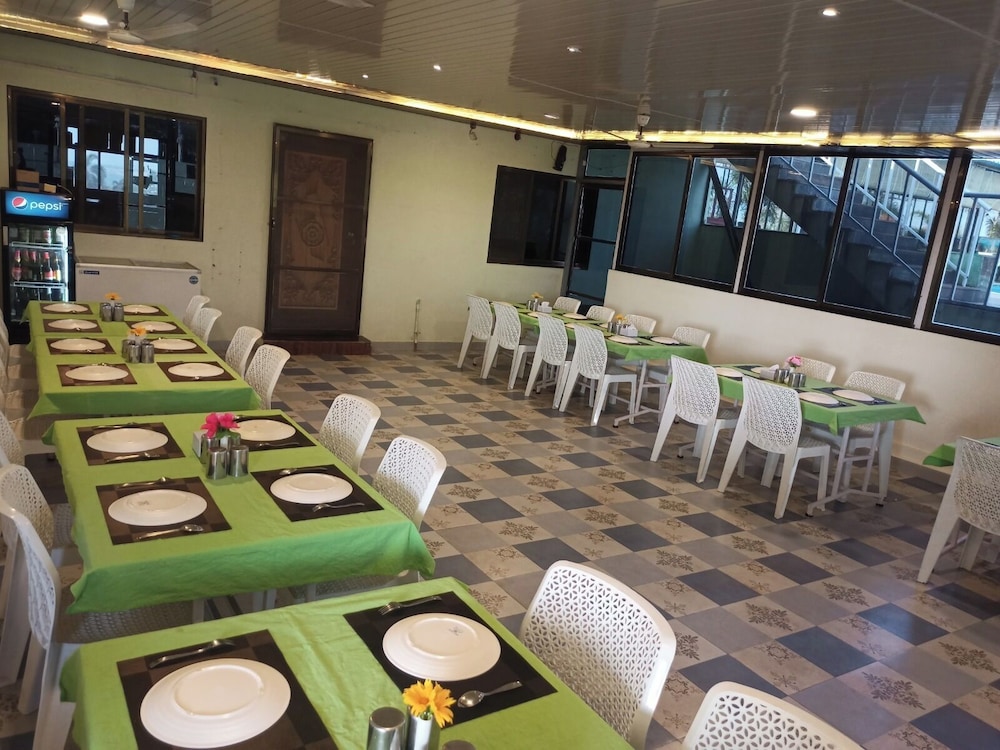 Mango Valley Resorts Ganpatipule