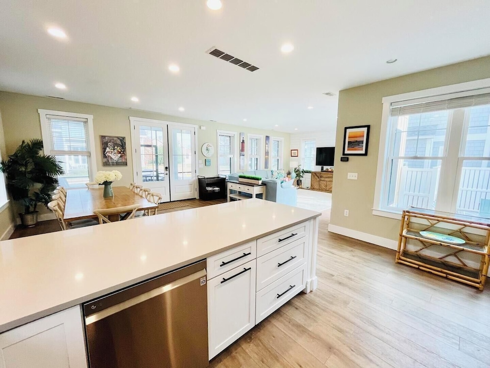 Laurel Street 308