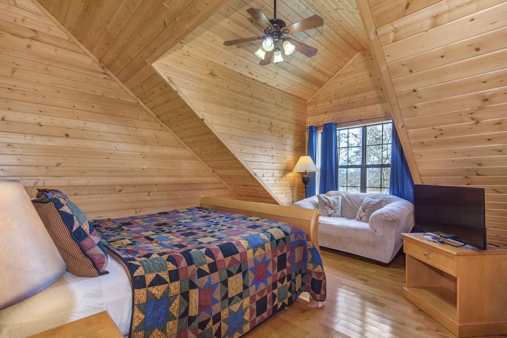 Woodland Wonder w/ Hot Tub and Pool Table! view 5