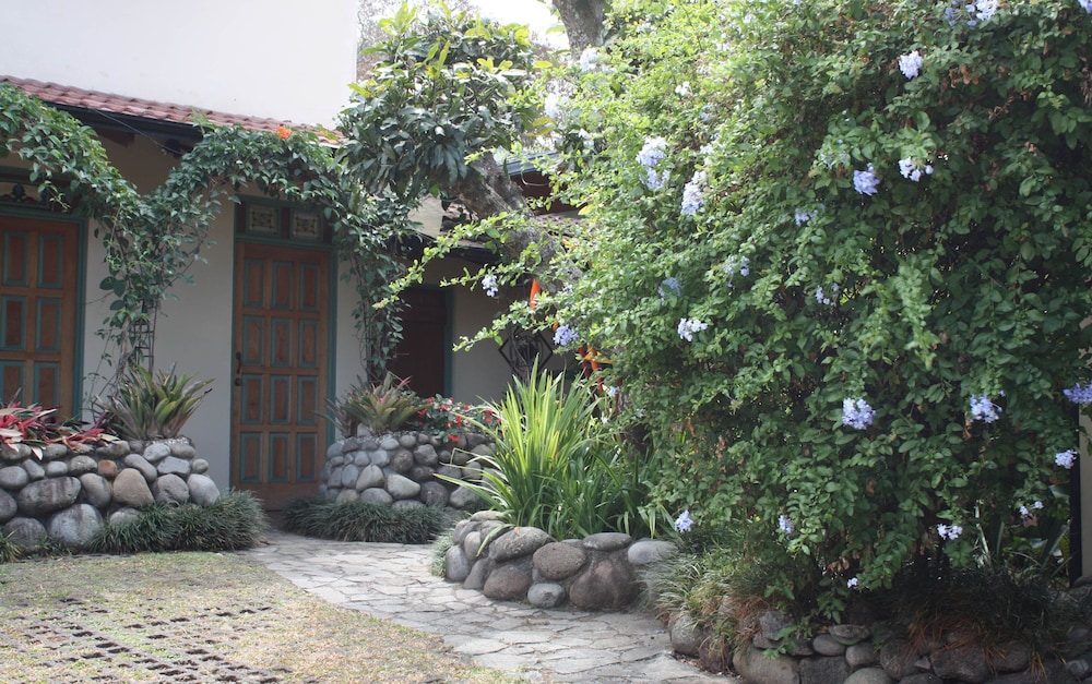 Tierra Magica B&B and Art Studio