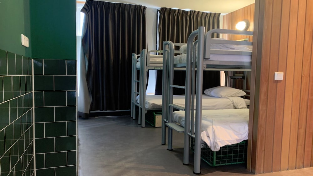 Durty Nelly's - Hostel
