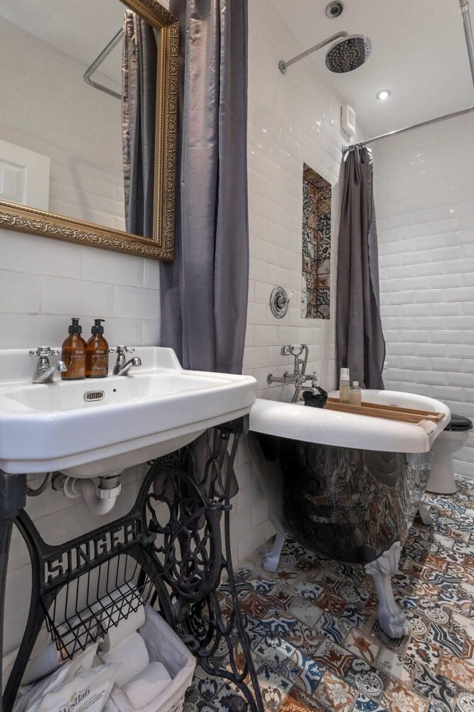 Stylish River Apartment - West Putney Embankment