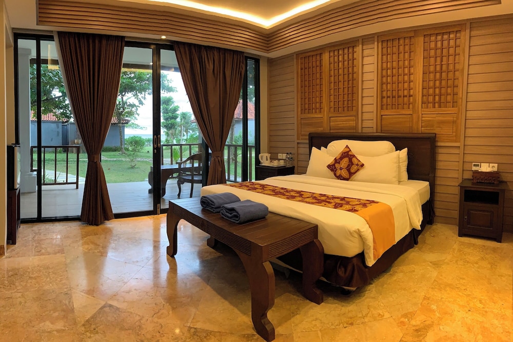 Beach Rock Resort Belitung