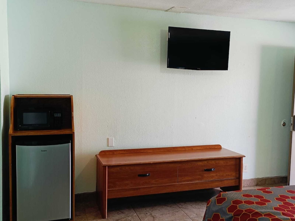 Budget Inn By OYO Edinburg Hwy 281