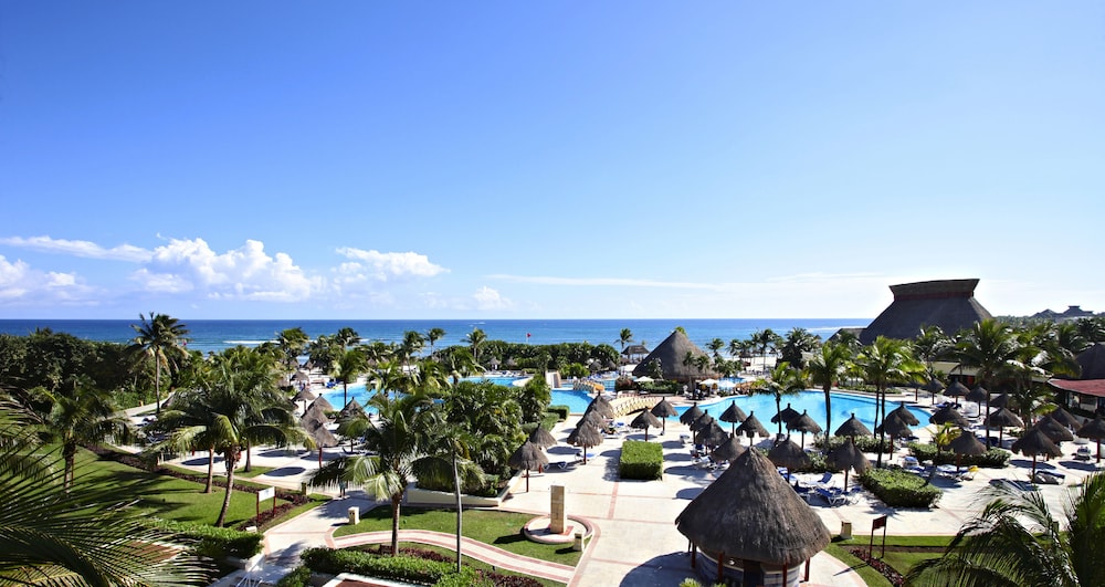 Bahia Principe Vacation Rentals - Three-Bedroom House