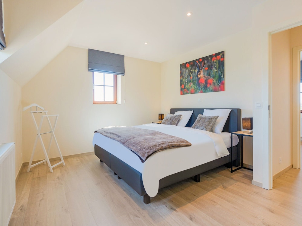 Chic Villa in Comines-warneton With Garden view 2