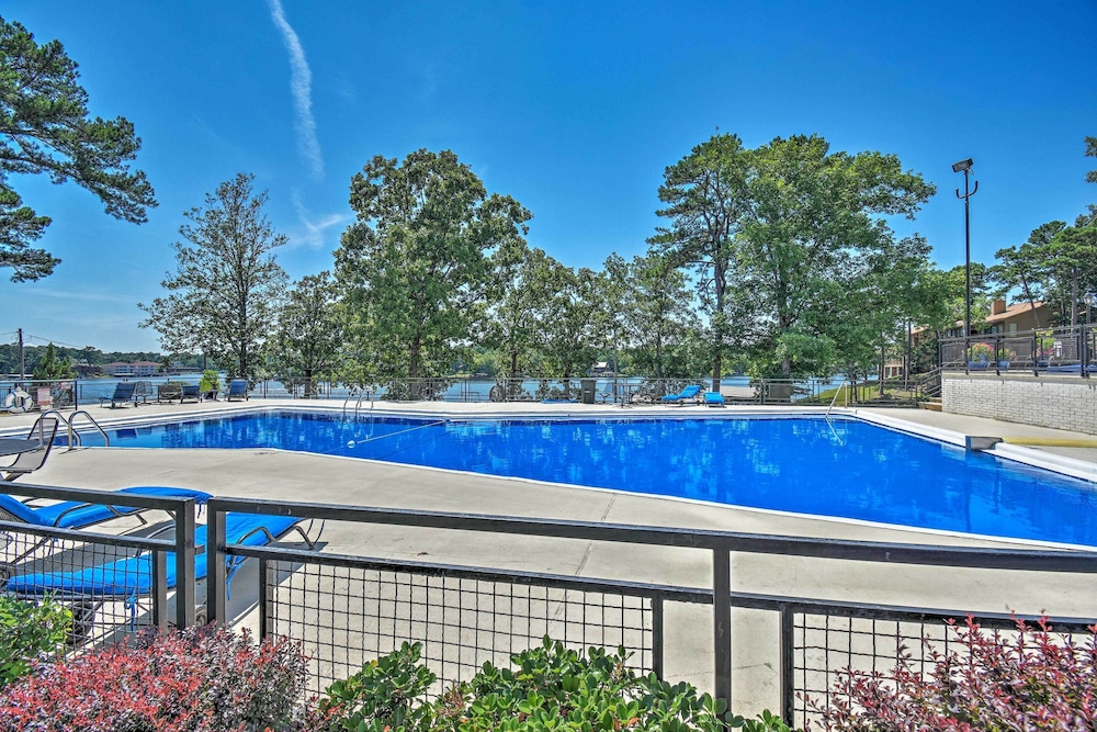 Stunning Hot Springs Condo on Lake Hamilton! view 5