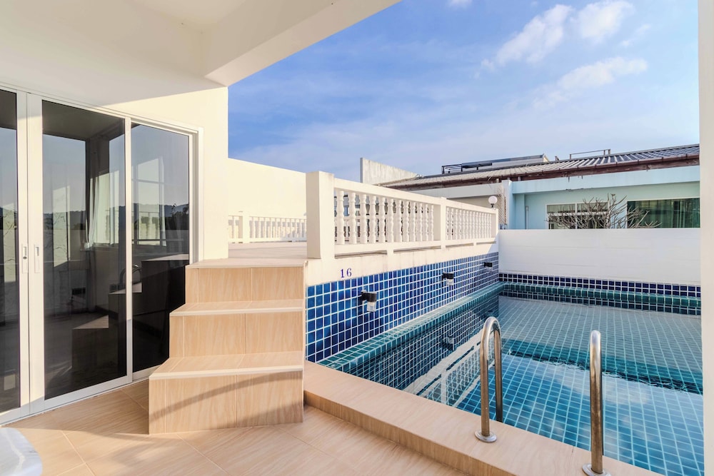 Prime Location Pool View BBQ V274