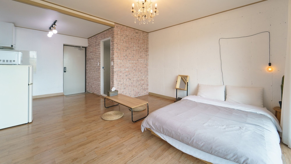 Sokcho Donbangseock Pension