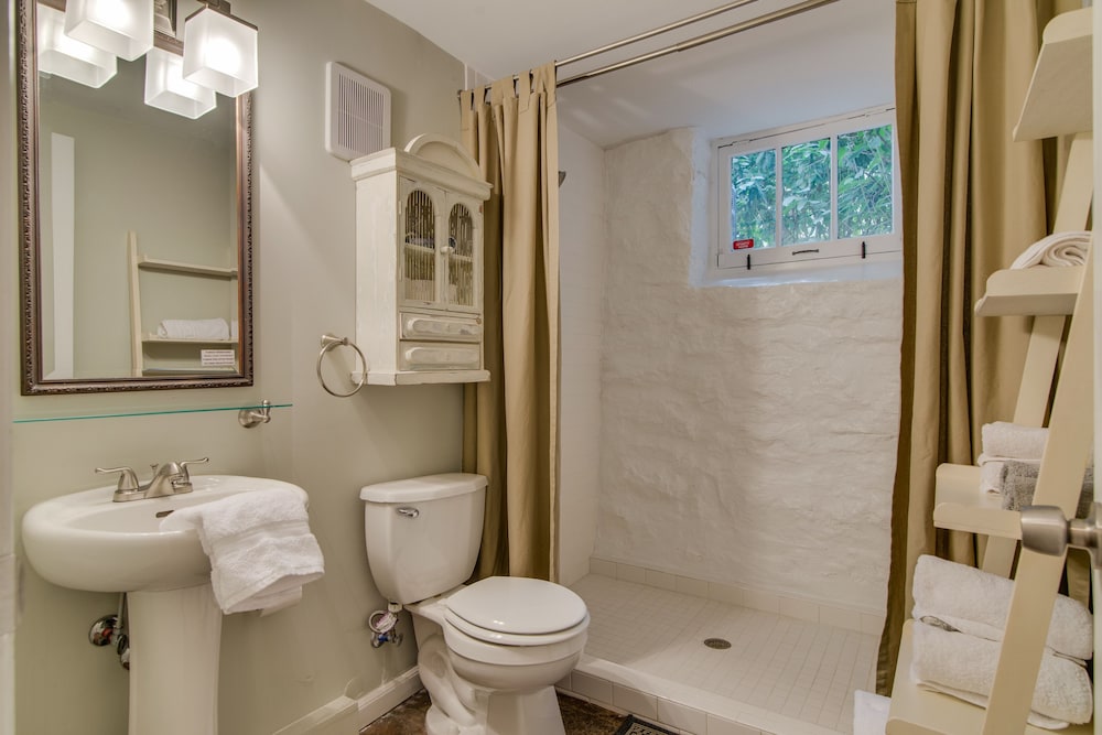 Caroline House Nashville Historic Inn