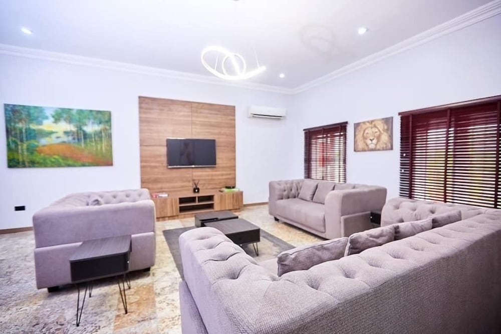 Patemax Luxury Apartments view 3