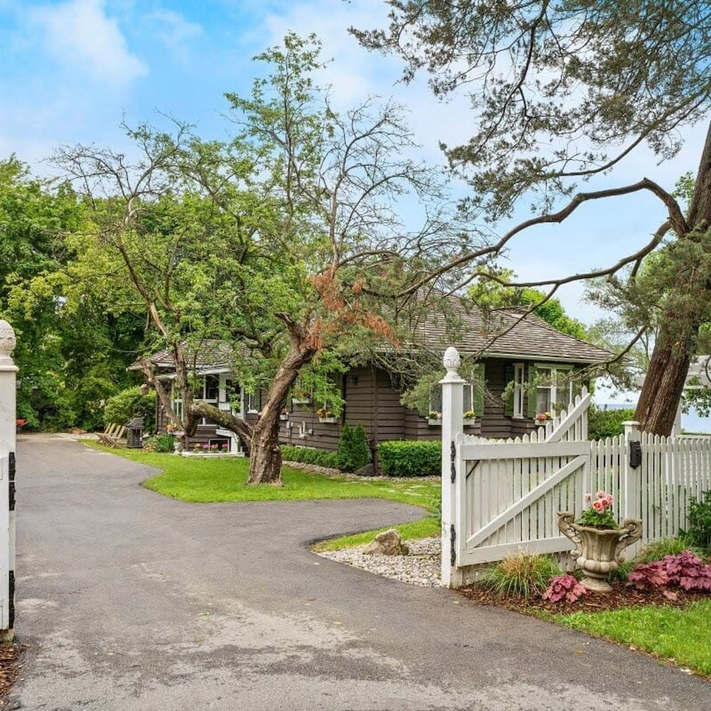 Luxury Waterfront Fairytale Home -carmen Elisabeth