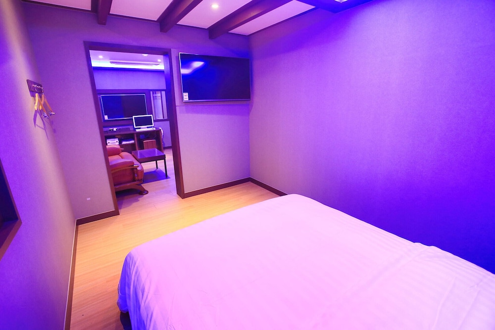 Suyu Young Hotel view 4
