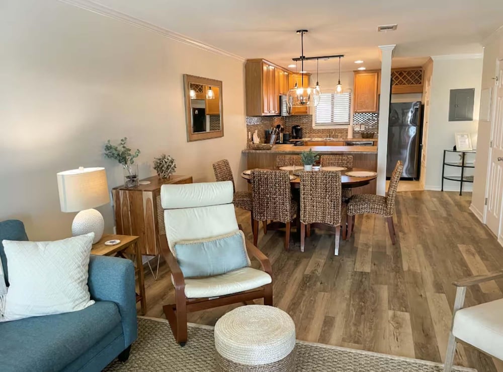 Sunset Harbor Palms 2-210 - Bayside Retreat