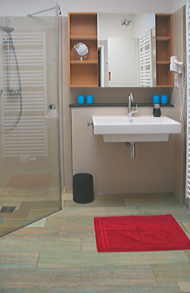 ney.land apartments