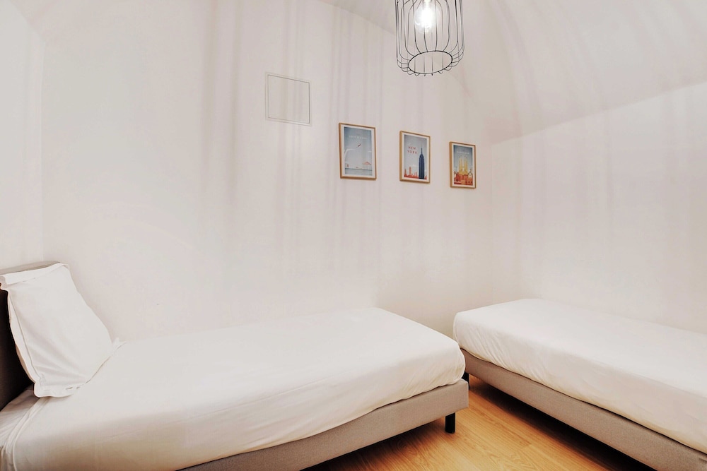 Elegant Apartment - 2bd/6p - Hotel de Ville