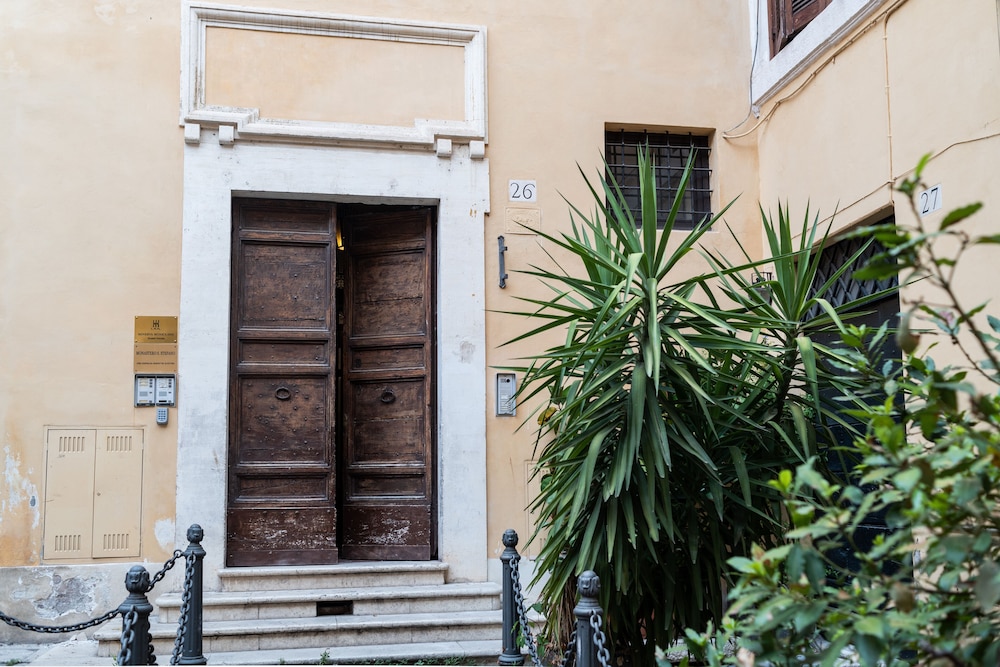 DOMUS in PANTHEON