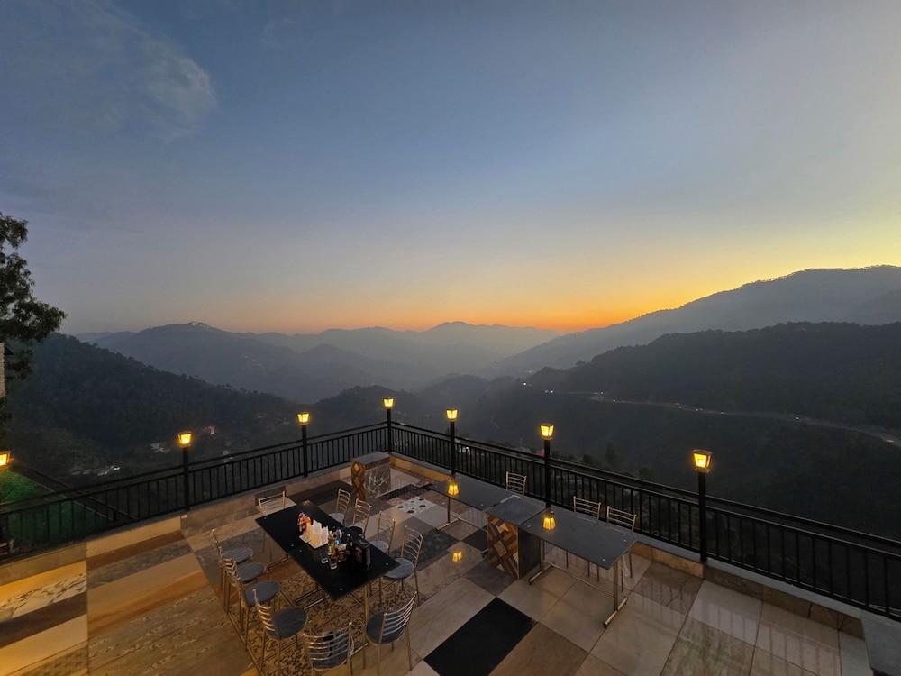 Hotel Divshikha