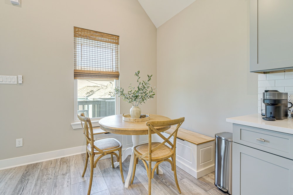 1 Mi to Galveston Beach, Seawall: New Tiny Home!