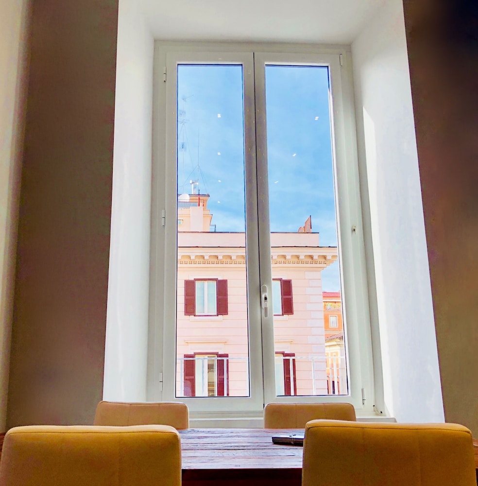 Audrey's Roman Holidays Suites&Rooms