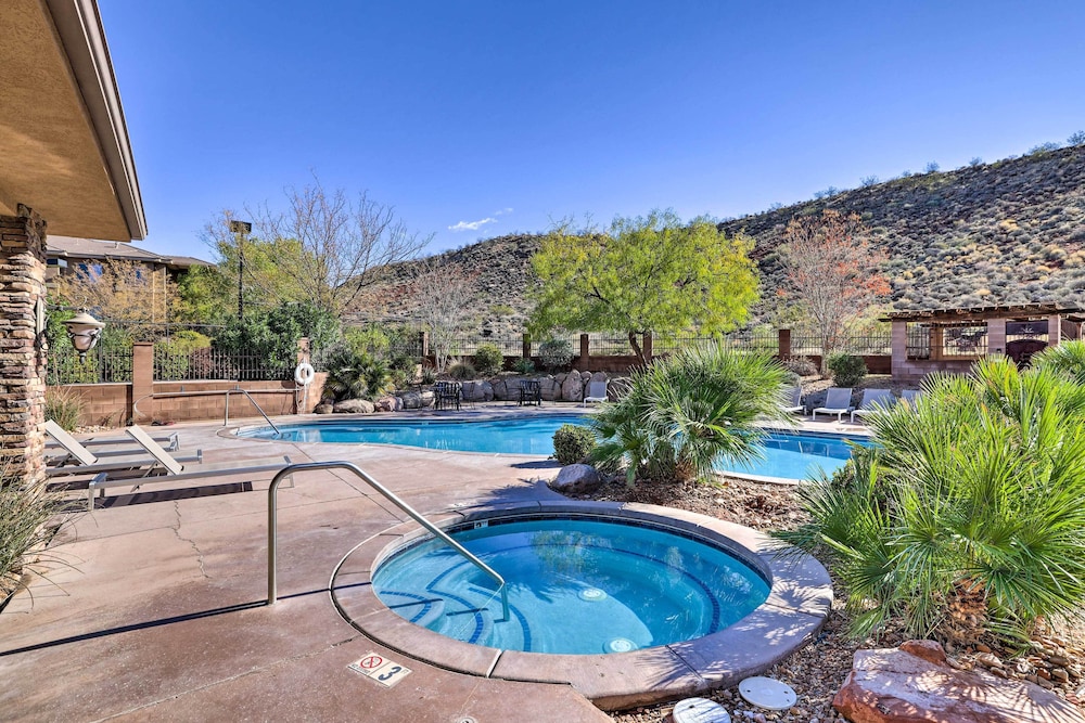 25 Mi to Zion: Rock 'n' Roll Condo w/ Mtn View!