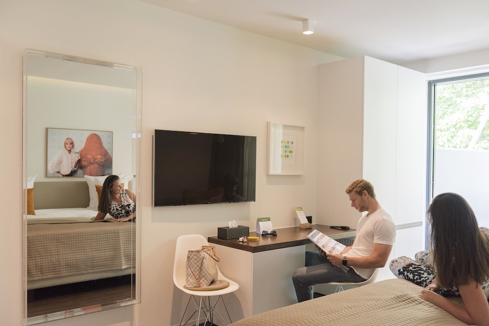 Lithium Bed Zen & Breakfast