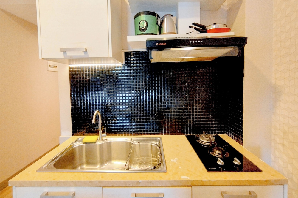 Minimalist Studio Conecting To Mall At Anderson Supermall Mansion Apartment