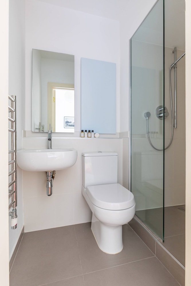 Bury Place by Onefinestay