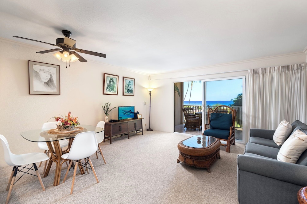 Ocean View - Pool & BBQ Area - Vrkcv
