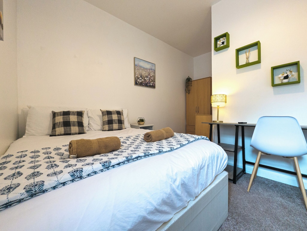 Casa Botique - Close To Gunwharf