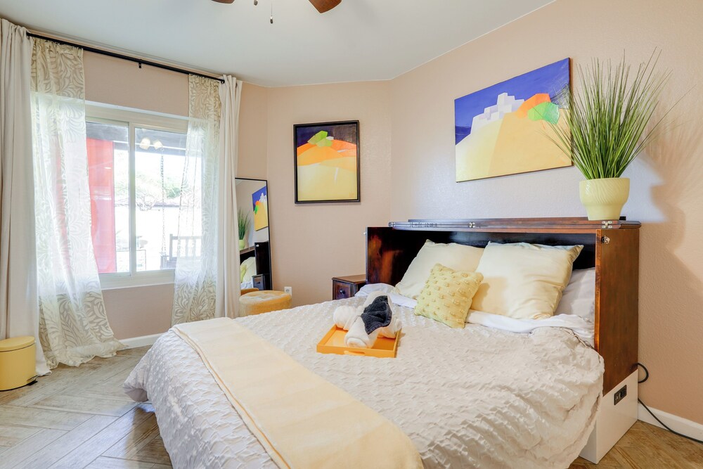 Luxe Outdoor Oasis: 'palm Tree Villa' in Chandler
