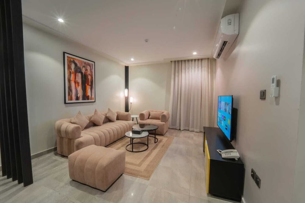 Orient Jewel for the serviced apartments - جوهرة الشرق للشقق المخدومة
