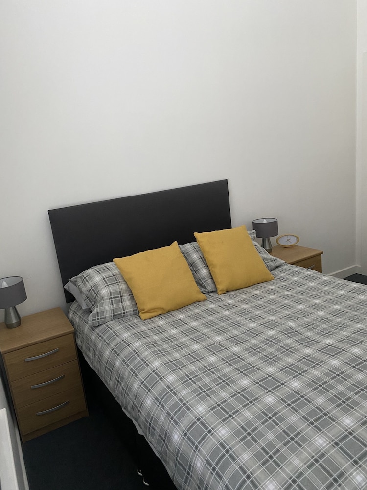 Pretty Properties Grange House Apartment 2 view 2