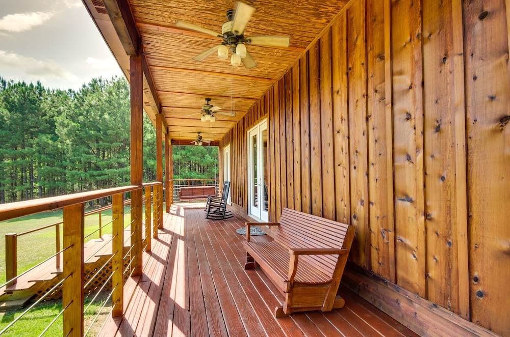 Cozy Summit Cabin w/ Hiking Trails Fishing Pond! - Property Image 6