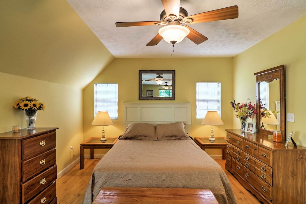 Historic Lafayette Retreat w/ Guest House! view 3