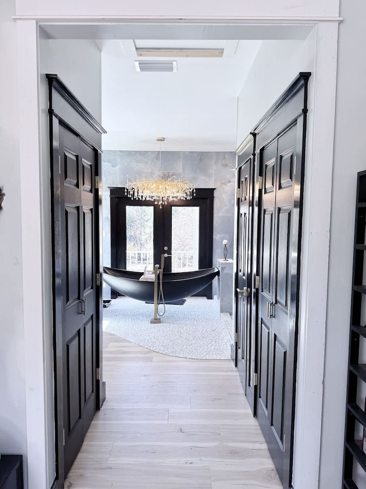 Southern Charm Estate Min From Shopping Beaches