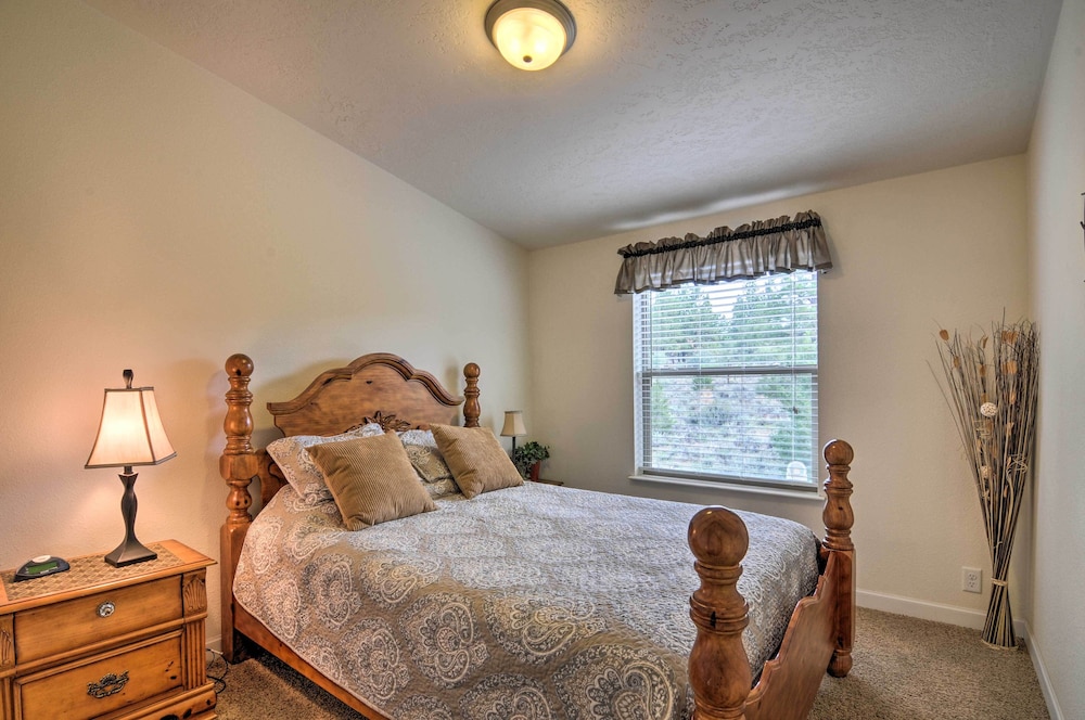 Secluded Boulder House - Next to National Forests! view 5