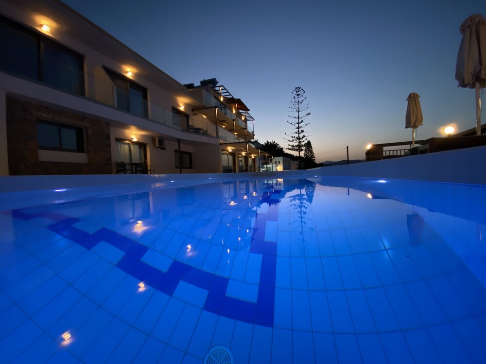 Ostria Apartments