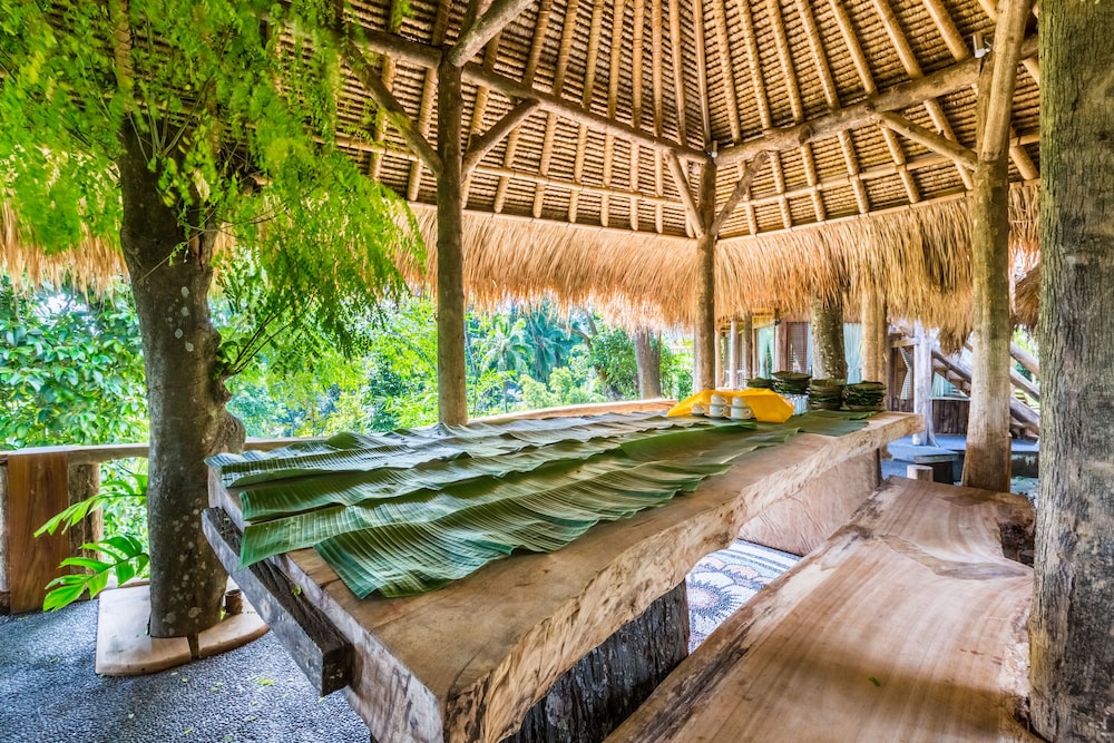 Omunity Bali