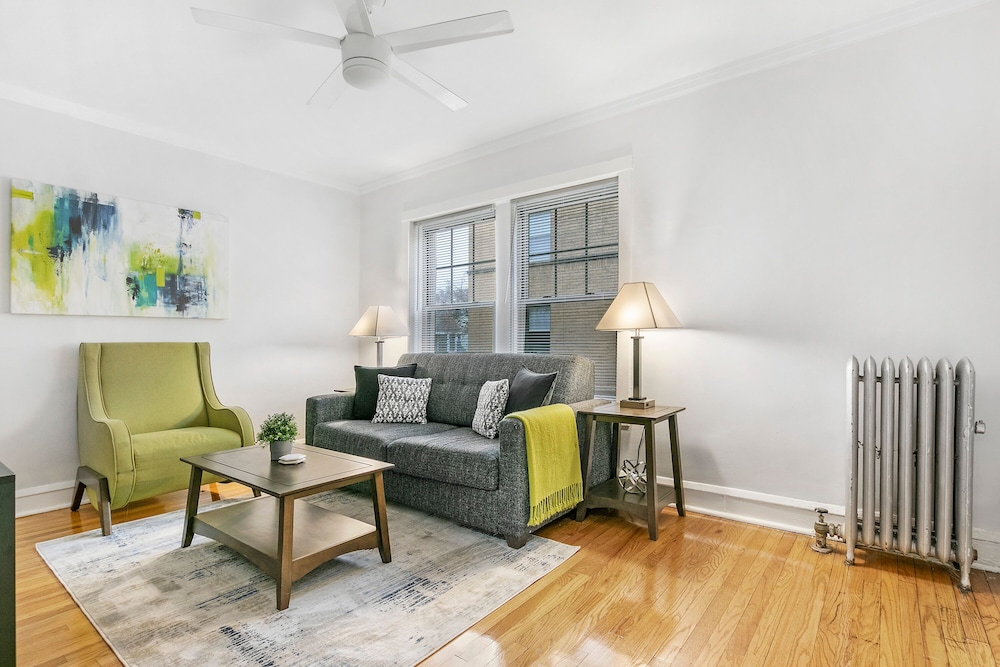 Cozy Getaway 1BR Apt - Mfield E2