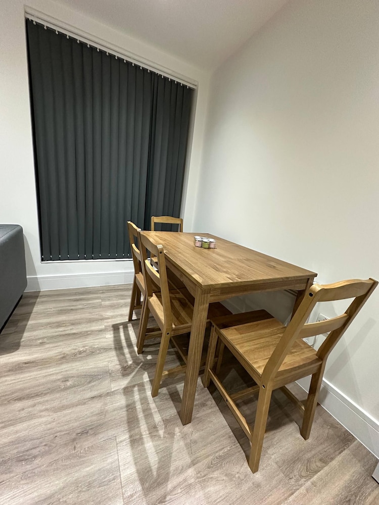 London 1 bed Luxe Flat Ilford Beautiful
