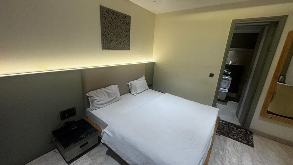 The PratiQ - Signature Boutique Hotel